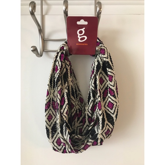 Patterned Infinity Scarf - Picture 4 of 4